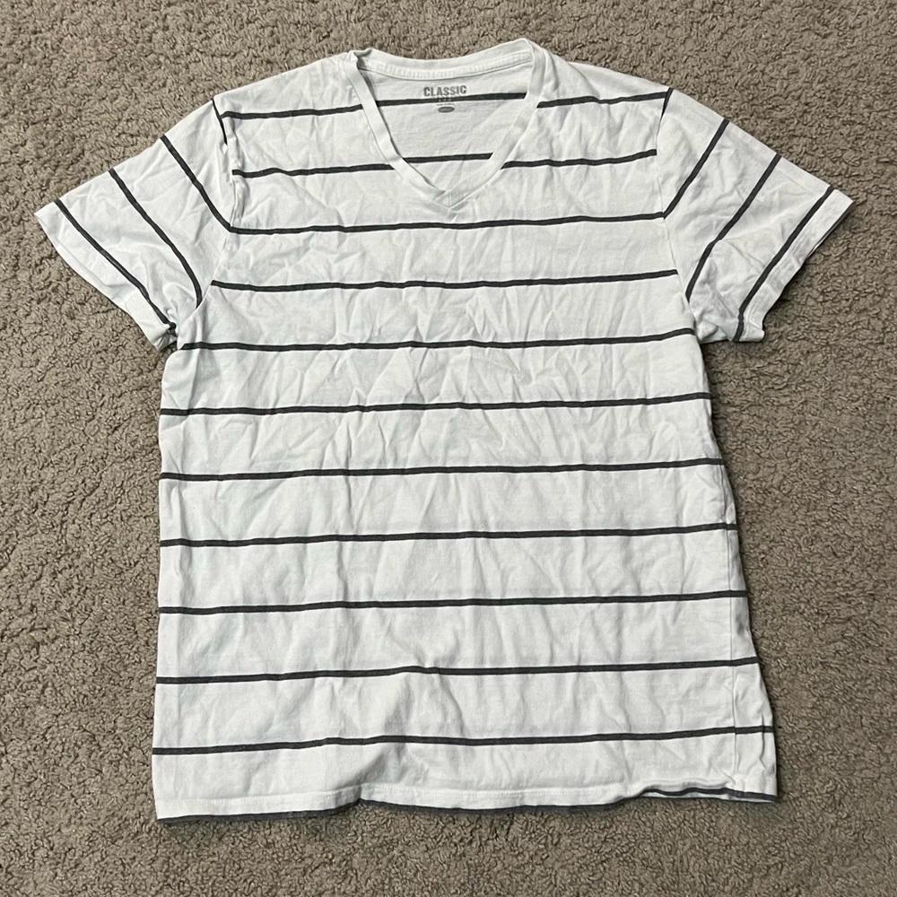 V-neck t shirt